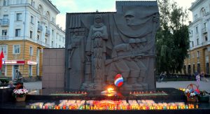 Пусть пламя свечей согреет души павших!