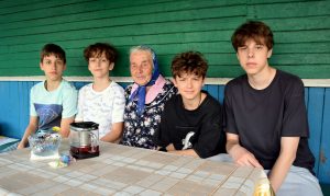 Тепло объятий и доброта души любимой бабушки и мамы