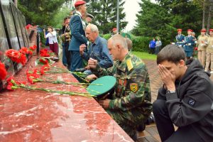 О подвигах этих нужно нам помнить