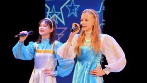 Музыка в зале царила: где прошел конкурс детской песни?