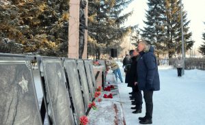 В День Героев Отечества возложили цветы