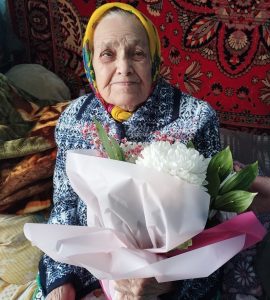 «Дорога жизни нелегка — сто лет не каждый одолеет»