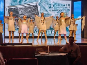 Подвигу ленинградцев в Великой Отечественной войне посвящается
